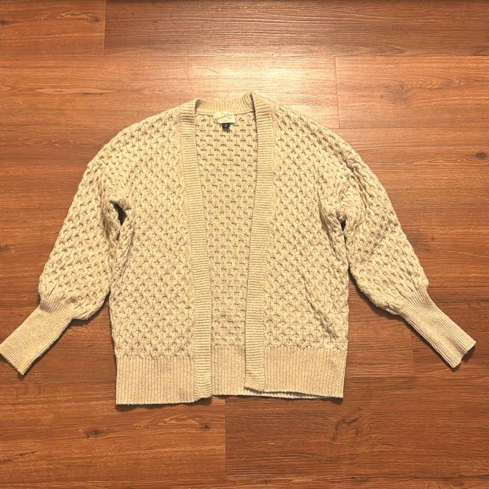 Textured puff sleeve cardigan